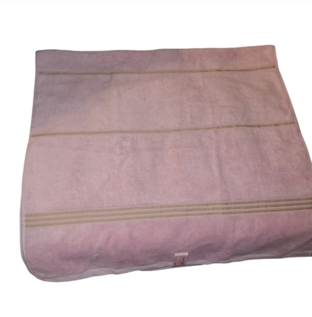 Juicy Couture Pink Bath Towel Set